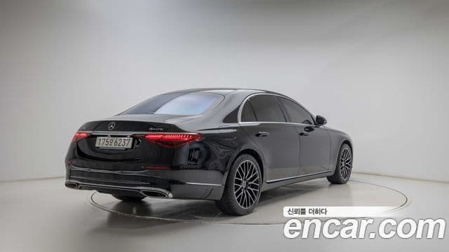 Mercedes-Benz S-Class 2025 — Photo 19/19