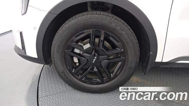 Kia Sorento 2023 — Фото 4/20