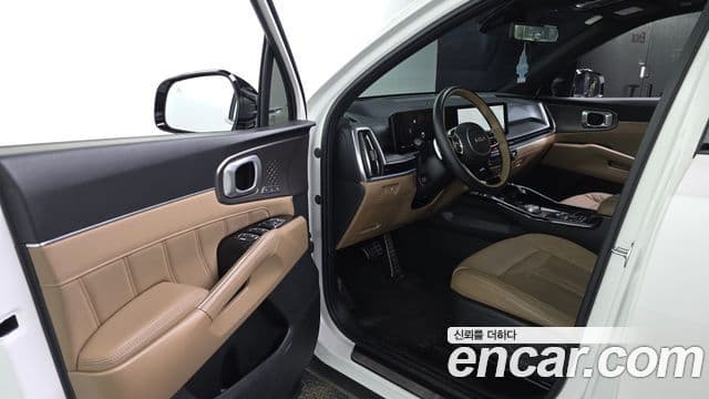 Kia Sorento 2023 — Фото 8/20