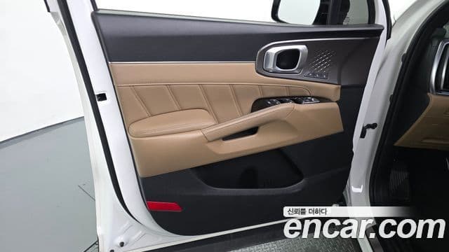 Kia Sorento 2023 — Photo 23/34