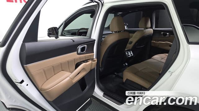 Kia Sorento 2023 — Photo 7/34