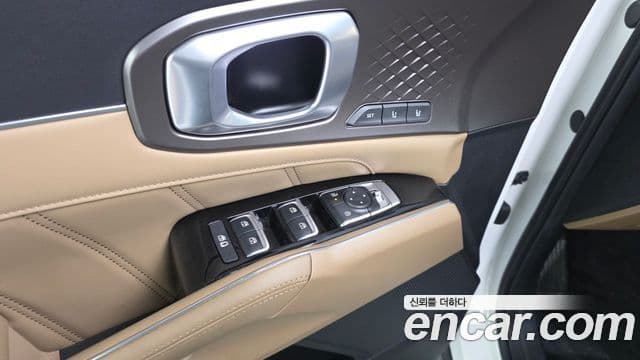 Kia Sorento 2023 — Photo 18/34