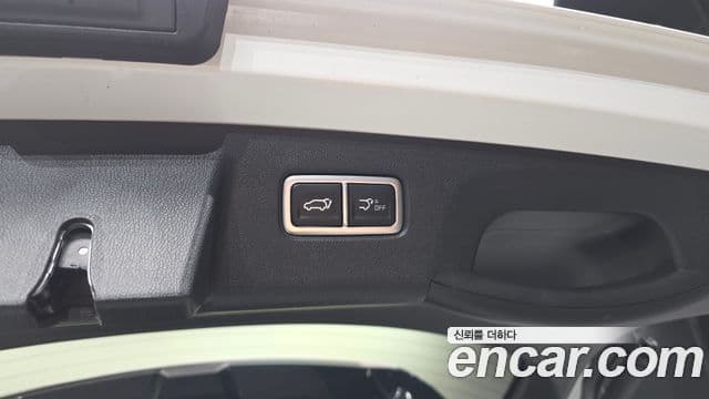 Kia Sorento 2023 — Photo 28/34