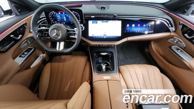 Mercedes-Benz E-Class 2025 — Photo 30/35