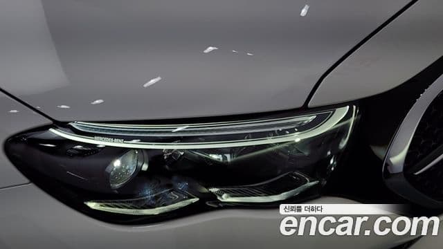 Mercedes-Benz E-Class 2025 — Photo 3/35