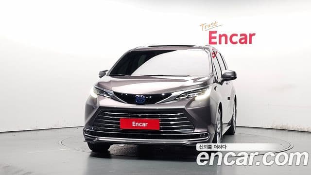 Toyota Sienna 2022 — Фото 3/20