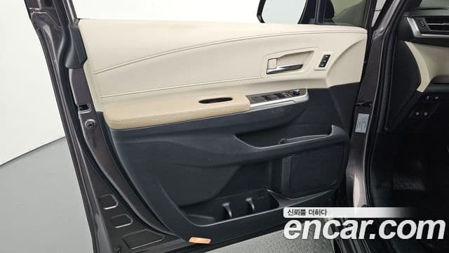 Toyota Sienna 2022 — ფოტო 26/38