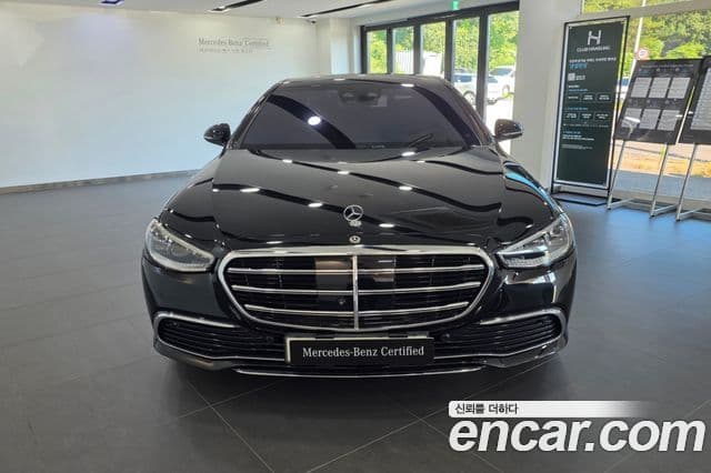 Mercedes-Benz S-Class 2023 — Photo 13/20
