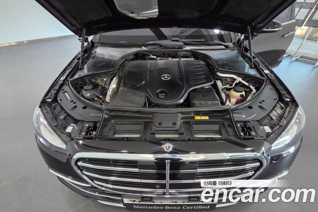Mercedes-Benz S-Class 2023 — Photo 3/20