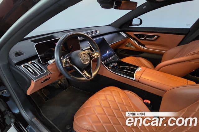 Mercedes-Benz S-Class 2023 — Photo 10/20