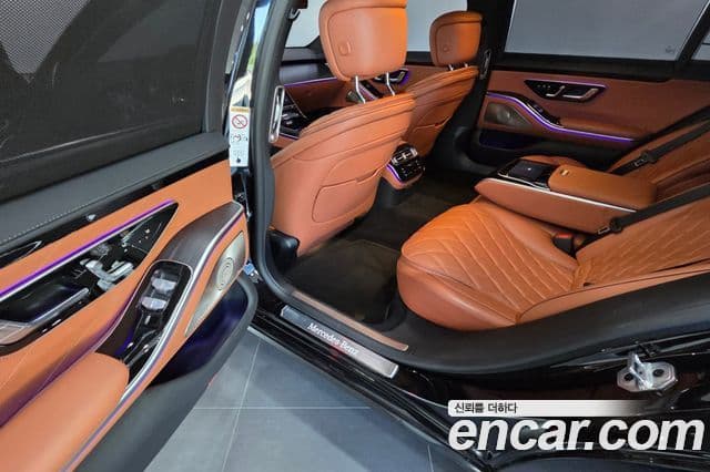 Mercedes-Benz S-Class 2023 — Photo 12/20