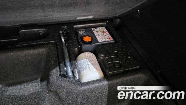 Volvo XC60 2023 — Şəkil 16/34