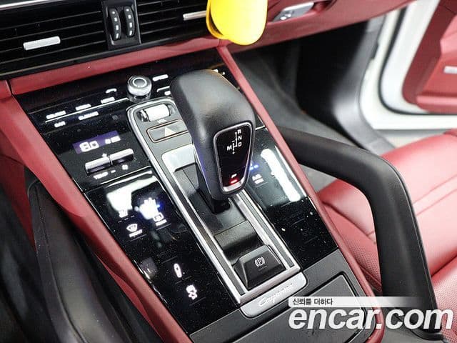 Porsche Cayenne 2019 — Photo 14/20