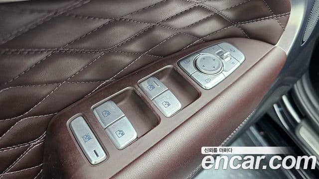 Genesis G70 2020 — Photo 23/35