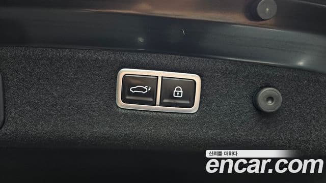 Genesis G70 2020 — Photo 32/35