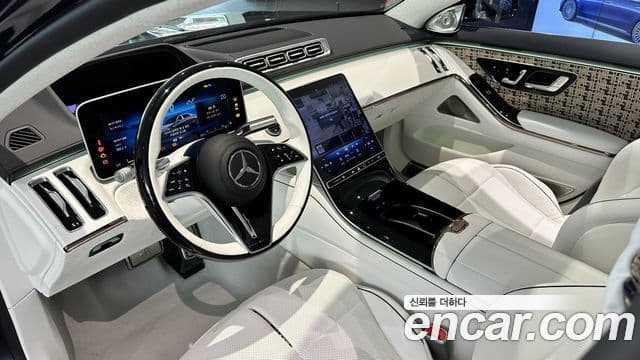 Mercedes-Benz S-Class 2023 — Photo 18/20