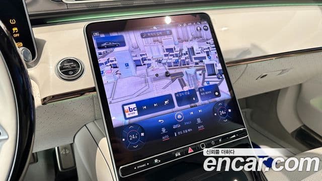 Mercedes-Benz S-Class 2023 — Photo 11/20