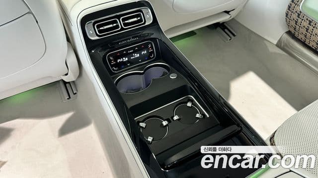 Mercedes-Benz S-Class 2023 — Photo 13/20