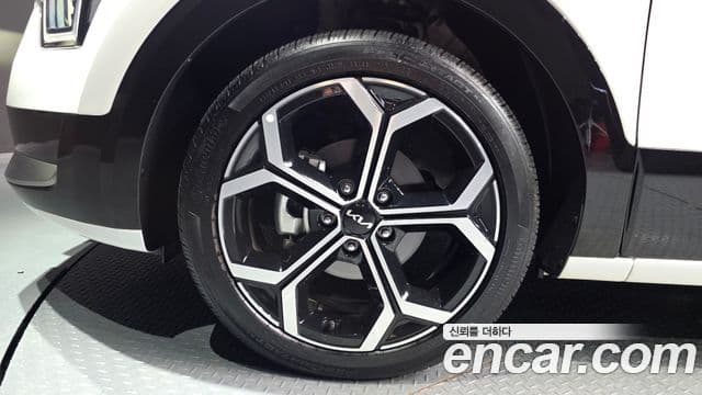 Kia Niro 2025 — Şəkil 8/33