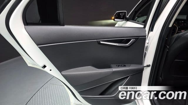 Kia Niro 2025 — Şəkil 29/33