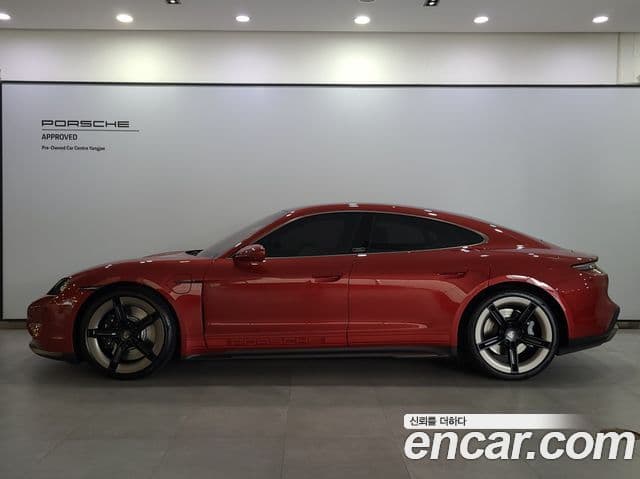 Porsche Taycan 2025 — ფოტო 1/19