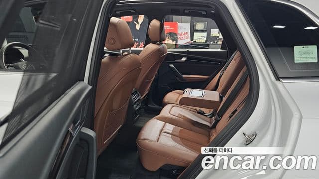 Audi Q5 2021 — ფოტო 20/35