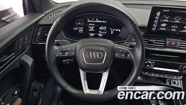 Audi Q5 2021 — ფოტო 23/35