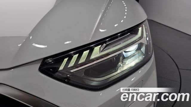 Audi Q5 2021 — ფოტო 29/35