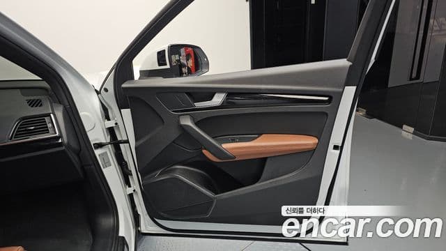 Audi Q5 2021 — ფოტო 10/35