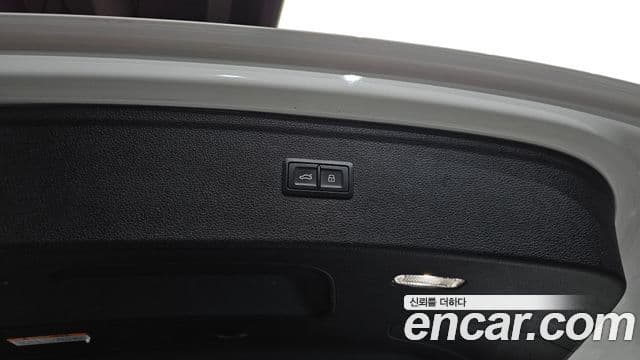 Audi Q5 2021 — ფოტო 14/35