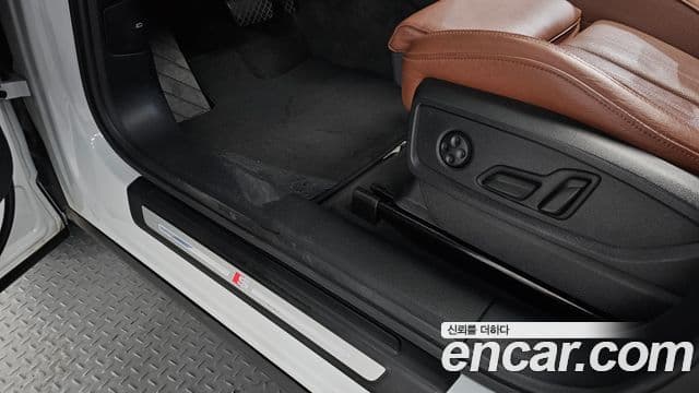 Audi Q5 2021 — ფოტო 15/35