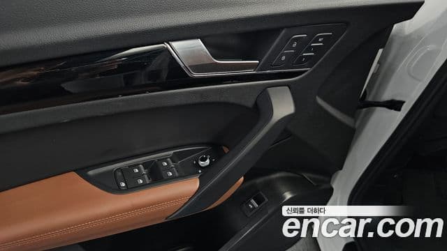 Audi Q5 2021 — ფოტო 24/35