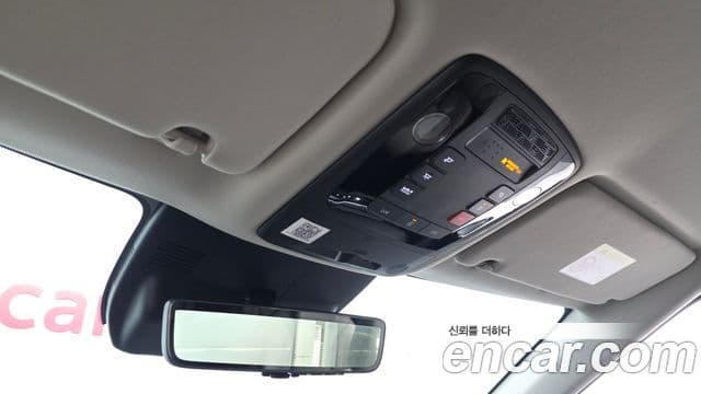 Kia Carnival 2024 — Фото 18/20