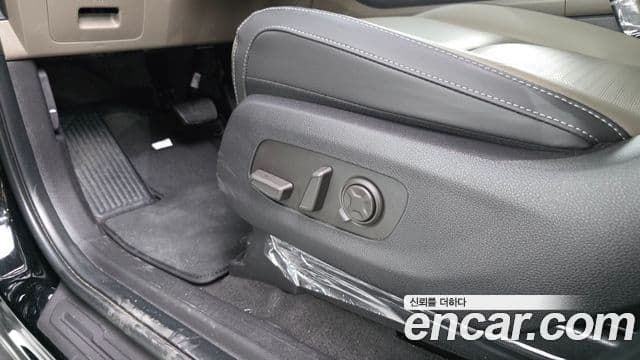 Kia Carnival 2024 — Şəkil 23/33