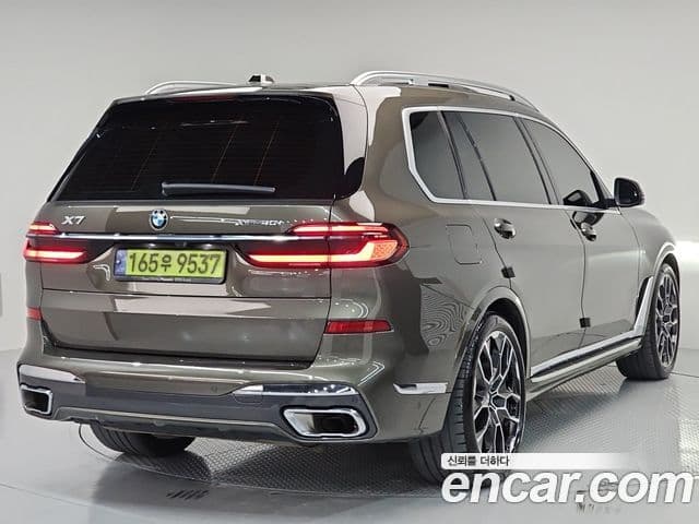 BMW X7 2024 — Photo 8/20