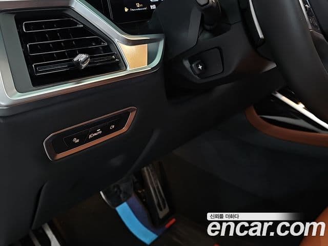BMW X7 2024 — Photo 19/20