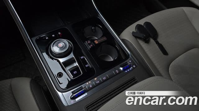 Kia Carnival 2024 — Şəkil 33/39