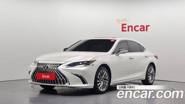 Lexus ES300h 2025 — Photo 2/36