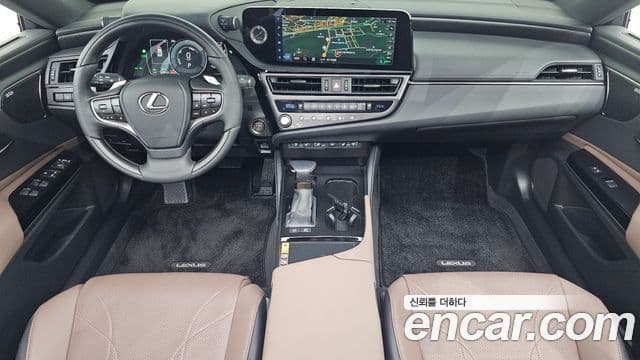 Lexus ES300h 2025 — Photo 14/36
