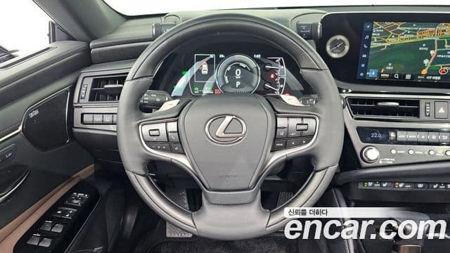 Lexus ES300h 2025 — Photo 5/36