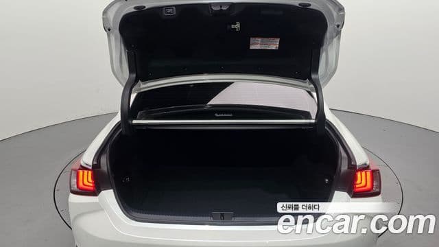 Lexus ES300h 2025 — Photo 22/36
