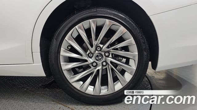 Lexus ES300h 2025 — Photo 16/36