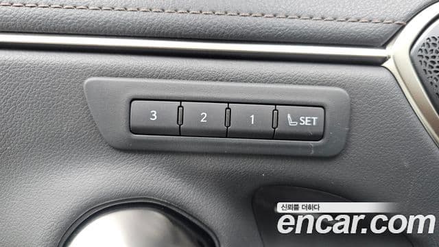 Lexus ES300h 2025 — Photo 10/36