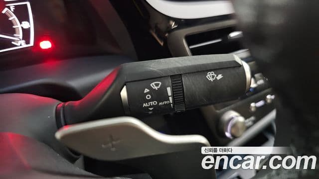 Lexus ES300h 2025 — Photo 20/36