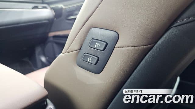 Lexus ES300h 2025 — Photo 36/36