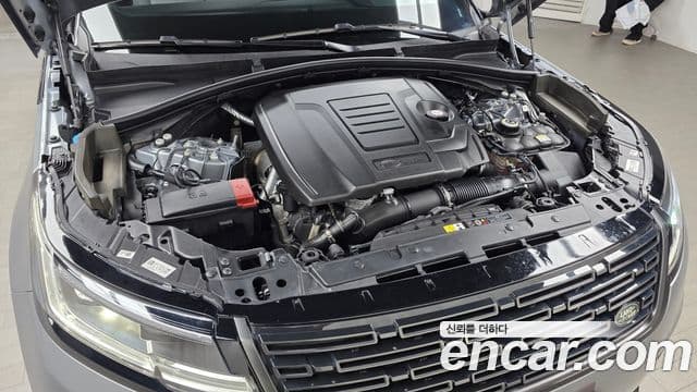 Land Rover Range Rover Velar 2025 — Фото 6/20