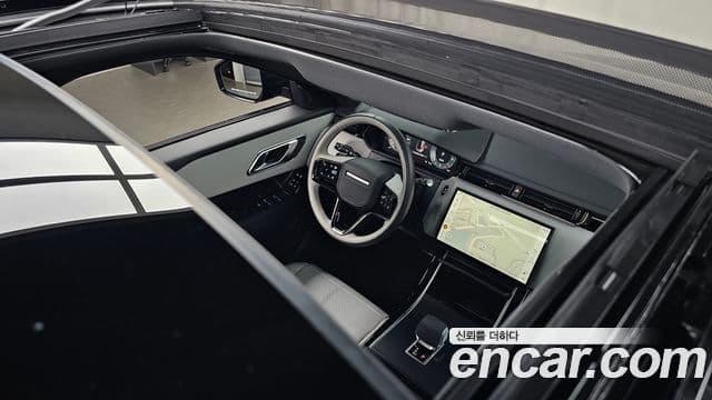 Land Rover Range Rover Velar 2025 — Фото 19/20