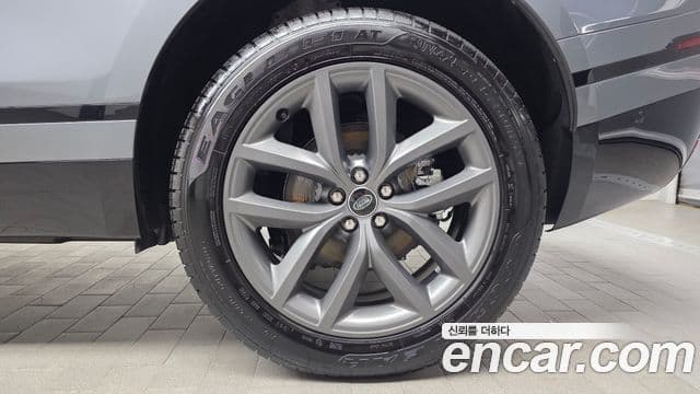 Land Rover Range Rover Velar 2025 — ფოტო 23/31