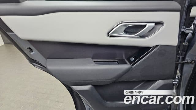 Land Rover Range Rover Velar 2025 — ფოტო 4/31