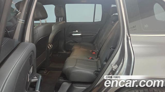 Mercedes-Benz EQB 2025 — ფოტო 16/20